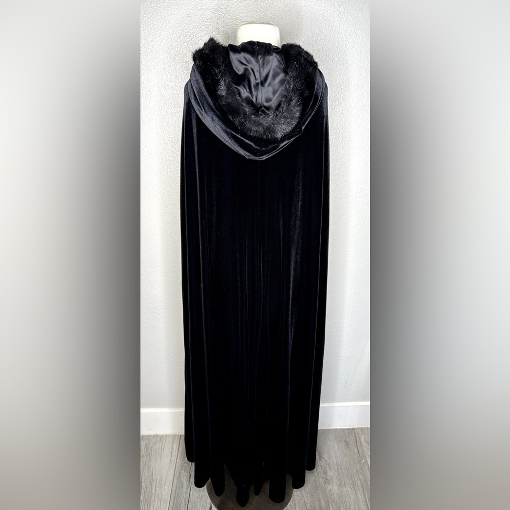 Vintage Exquisite Jeffrey & Dara Evenings By Tom Barra Full Velvet Cape/Fur Hood - Picture 2 of 11